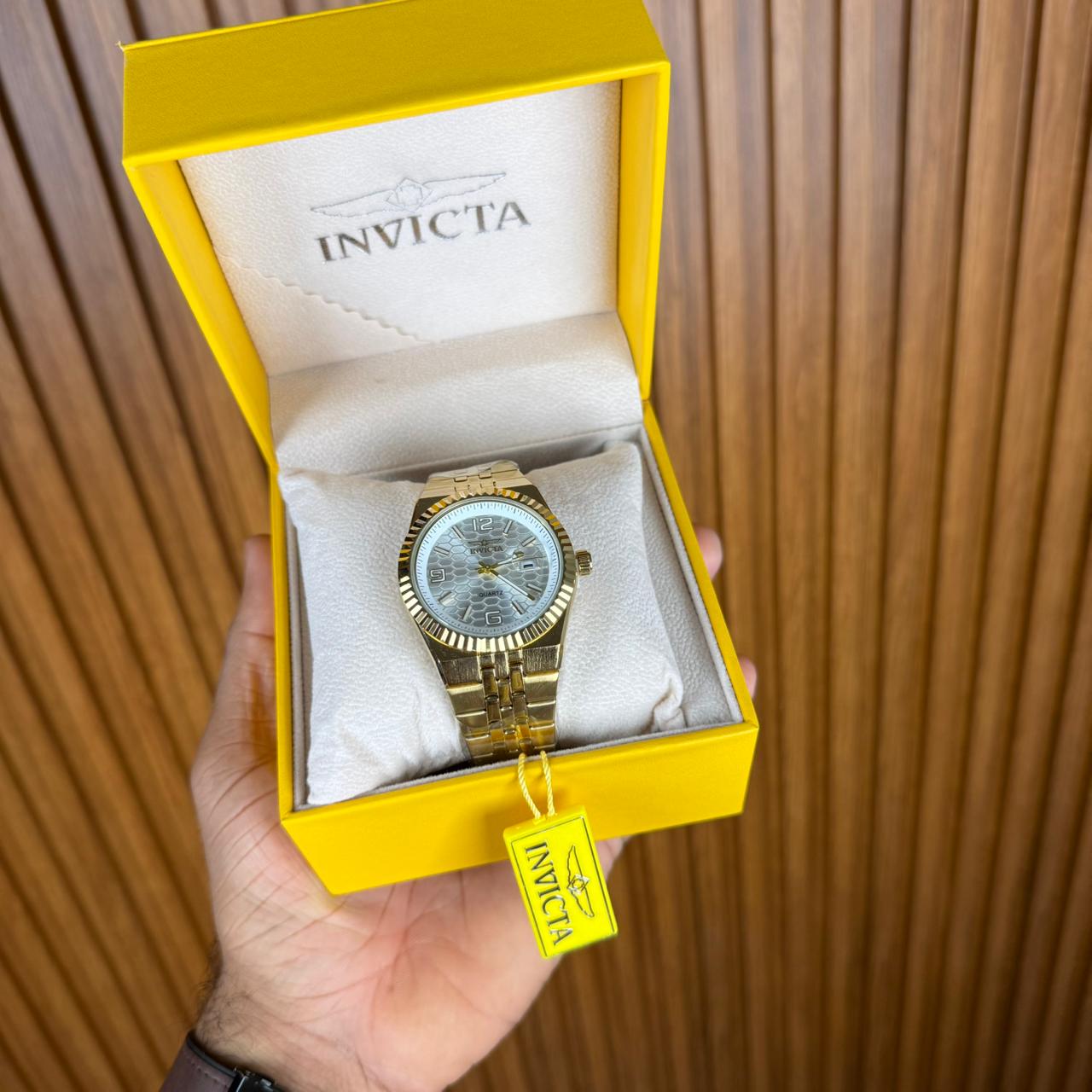 Invicta2-3