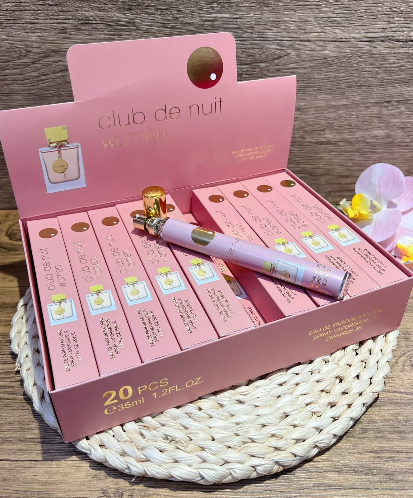 Perfumes tubito de 35ml Club de Nuit Women Rosado