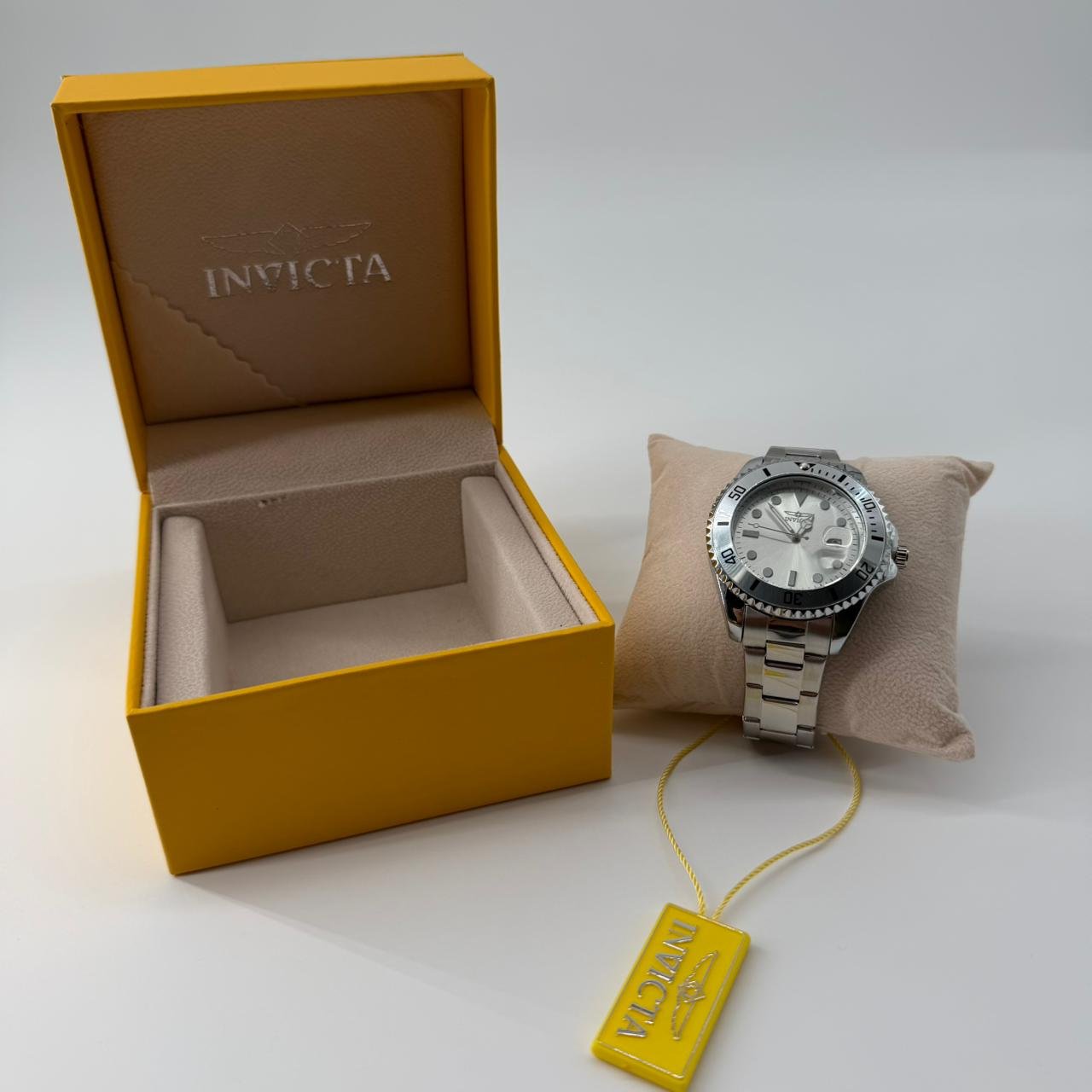 invicta2-5